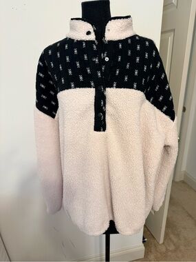 LOFT Two-Tone Sherpa Pullover Hoodie in Black and Cream